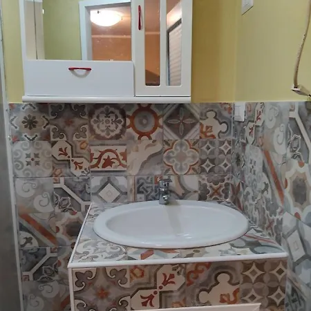 Il Vano Della Scimmia Aeroporto Apartamento Catânia